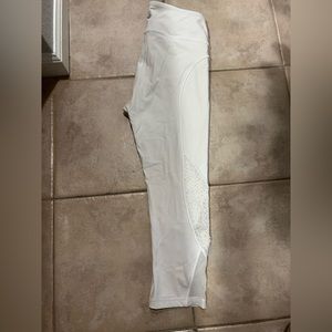 Women’s lululemon size 4 white leggings